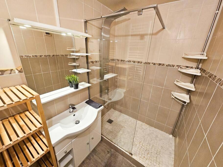 Le Bergson 3 Chambres Stationnement Gratuit Vila Velha Exterior foto
